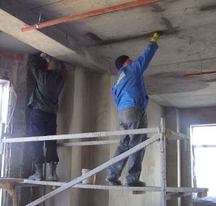 Гидроизоляция потолка внутри квартиры - как заделать трещины, какие материалы применять?