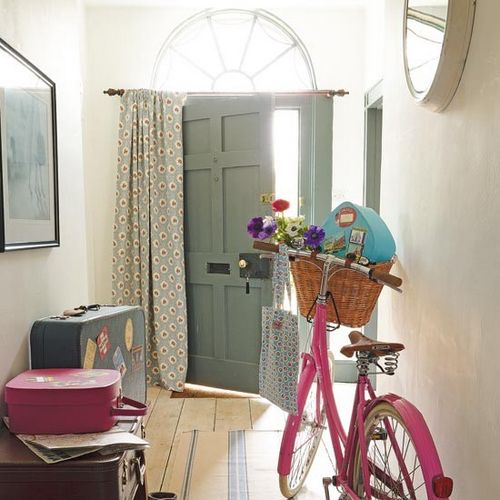 Хранение велосипеда в квартире: необычные решения