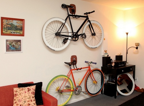 Хранение велосипеда в квартире: необычные решения