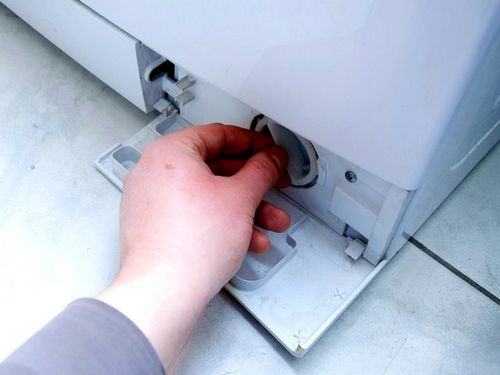 Как убрать запах из стиральной машины и предотвратить его появление