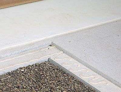 Как выравнивать полы - работаем с бетонным и деревянным основанием