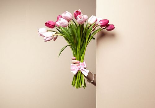 Какие цветы дарят женщинам на 8 марта: топ лучших с фото, видео