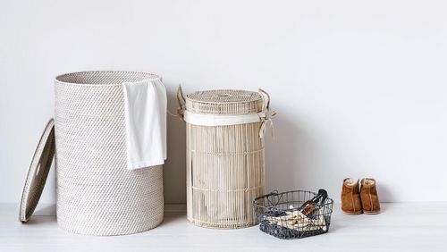 Корзина для белья в дизайне ванной комнаты: фото и советы