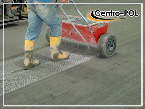 Обеспыливание бетонного пола, цементная пыль и обработка