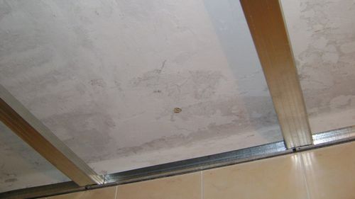 Подвесной потолок в ванной: фото установки своими руками