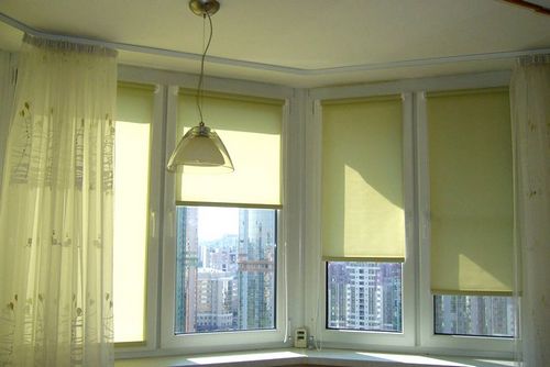 Рулонные шторы на пластиковые окна, фото в интерьере