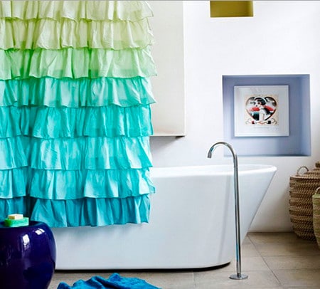 Тканевые шторы для ванны- особенности материала и правила крепления