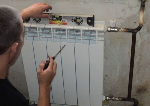 Установка батарей отопления: как правильно установить радиаторы своими руками, в квартире и частном доме, монтаж. Как повесить, поставить